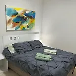 Apartamento - Ubatuba - Toninhas - 350 Passos Da Praia - 350 Steps To The Beach - Costa Verde